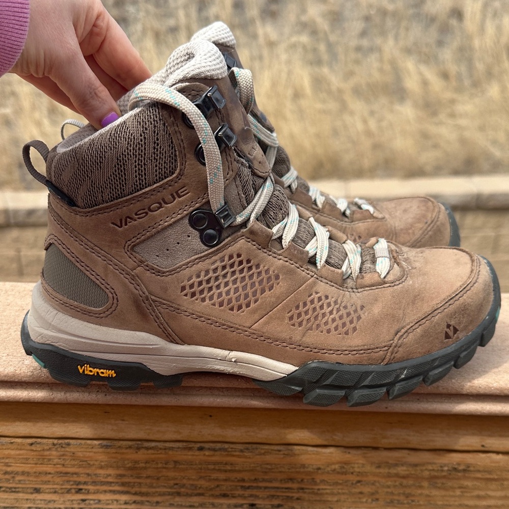 Vasque Taupe Suede Trail Hiking Boots